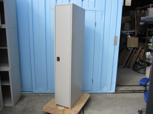 1人用ロッカー　鍵あり　ニューグレー　300ｘ515ｘ1650