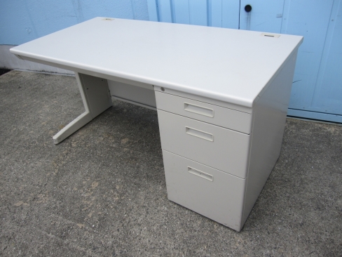事務机　片袖デスク　鍵無し　ニューグレー　1400ｘ700ｘ700　コクヨ製