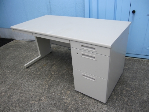 事務机　片袖デスク　鍵あり　1400ｘ700ｘ700　コクヨ製　ニューグレー