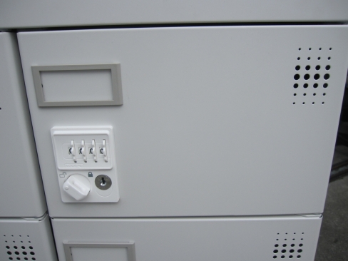 2024年製　12人用ロッカー　ダイヤル錠　マスターキーあり　900ｘ380ｘ880
