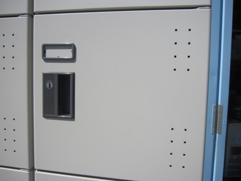 18人用ロッカー　鍵あり　ニューグレー　900ｘ380ｘ1790　コクヨ製