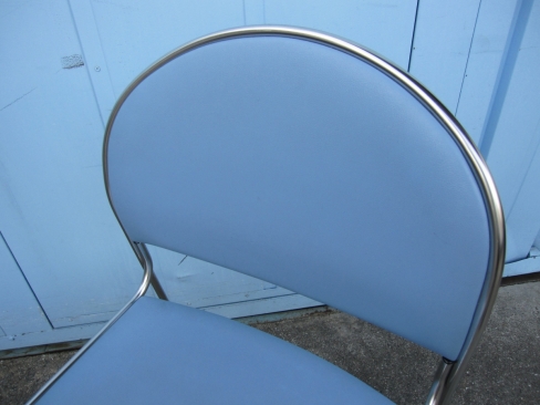 会議用チェア　ライトブルー　コクヨ製　ビニールレザー