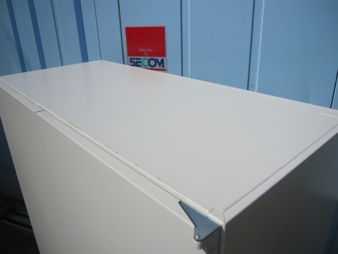 両開き書庫　ホワイト　鍵あり　生興製　900ｘ400ｘ1110　多少日焼けあり