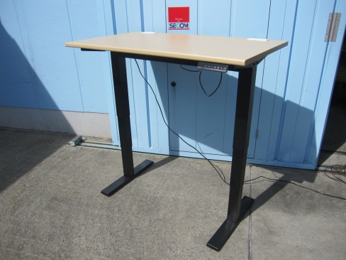 電動昇降デスク　1200ｘ700ｘ636～1180　チーク　オフィスコム製
