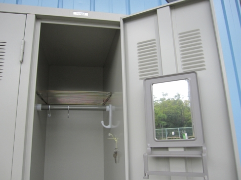 ３人用ロッカー　鍵あり　ニューグレー　900ｘ515ｘ1790