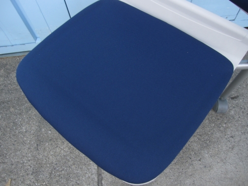 会議用チェア　ブルー　ウチダ製　MF-180C　スタッキングチェア