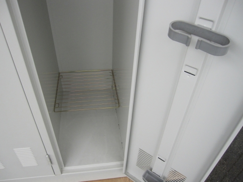 ３人用ロッカー　鍵あり　ニューグレー　900ｘ515ｘ1790