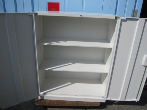 両開き書庫　ホワイト　鍵あり　生興製　900ｘ400ｘ1110　多少日焼けあり