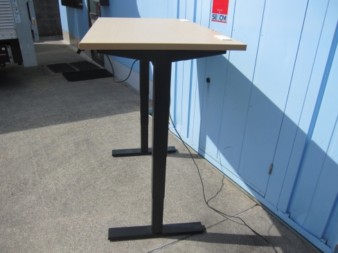 電動昇降デスク　1200ｘ700ｘ636～1180　チーク　オフィスコム製