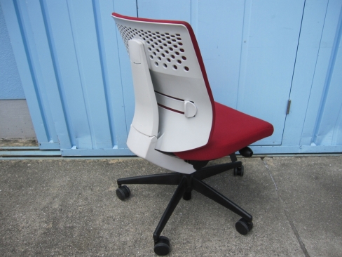 事務イス　コクヨ製ウィザードチェア　レッド　肘なし