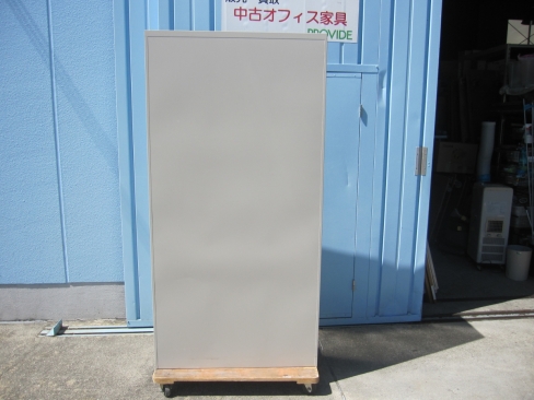 18人用ロッカー　鍵あり　ニューグレー　900ｘ380ｘ1790　コクヨ製