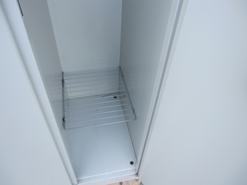 特価！　3人用ロッカー　鍵あり　ニューグレー　プラス製　※ラッチ壊れ　900ｘ500ｘ1800