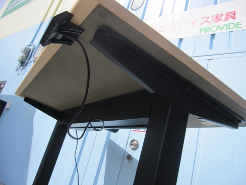 電動昇降デスク　1200ｘ700ｘ636～1180　チーク　オフィスコム製