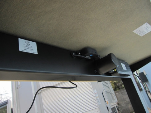 電動昇降デスク　1200ｘ700ｘ636～1180　チーク　オフィスコム製