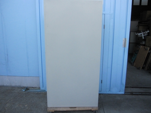 特価！　3人用ロッカー　鍵あり　ニューグレー　プラス製　※ラッチ壊れ　900ｘ500ｘ1800