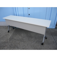会議用テーブル　ホワイト　1800ｘ450ｘ720　ウチダ製PLATTE　スタックテーブル幕板あり