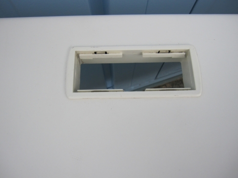 事務机　オカムラ製　ホワイト　W1200mm　多少日焼けあり