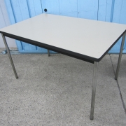会議用テーブル　4人掛け　4本脚　ホワイト　　W1200mm