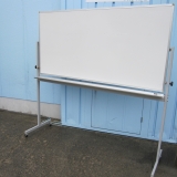 脚付両面ホワイトボード 1900x1800 イトーキ製 多少傷あり