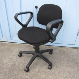 事務イス 肘あり ブラック オフィスチェア