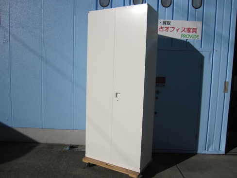 両開き書庫　鍵あり　ホワイト　900ｘ450ｘ2150　オカムラ製レクトライン　
