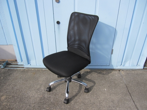 メッシュチェア　ブラック　肘なし