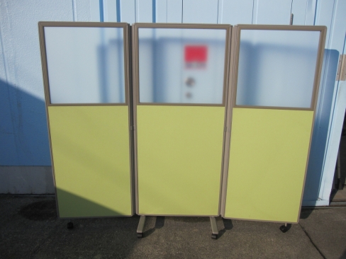 3連パーテーション　ライトグリーン　1850ｘ1500