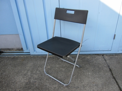 折りたたみイス　ブラック　イケア製　樹脂製　　　