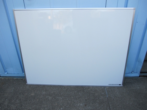 壁掛けホワイトボード　1200ｘ900　　