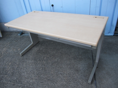 事務机　平デスク　1400ｘ700ｘ700　木目チーク　ウチダ製