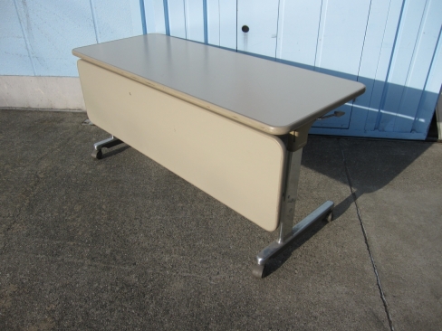 会議テーブル　1500ｘ600ｘ700　スタックテーブル　幕板あり　ニューグレー