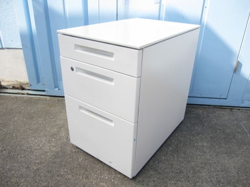 ３段ワゴン　コクヨiS 　ホワイト　鍵あり　395ｘ600ｘ600