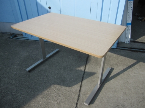 会議テーブル　1200ｘ750ｘ720　木目チーク　イトーキ製　Ｔ字脚