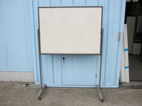 脚付片面ホワイトボード　W1200