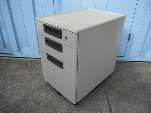 ３段ワゴン　ニューグレー　鍵あり　プラス製　400ｘ550ｘ620