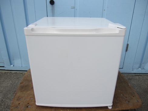 1ドア冷蔵庫　マクスゼン　JR046ML01WH　46L　２０２０年製　　470ｘ447ｘ496