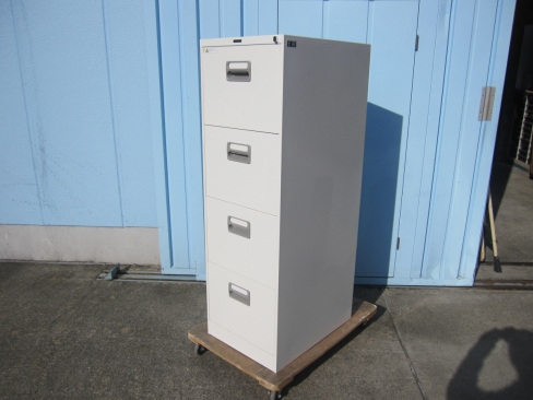 4段ファイルキャビネット　鍵あり　ナイキ製　ホワイト　455ｘ620ｘ1400　B4-4W