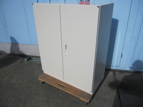 両開き書庫　ホワイト　鍵あり　900ｘ450ｘ1100　イトーキ製