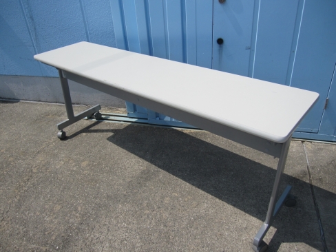 会議用テーブル　ニューグレー　1800ｘ450ｘ700　スタックテーブル