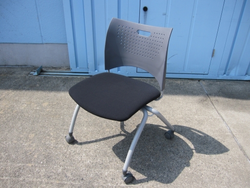 会議用チェア　グレー/ブラック　ライオン製