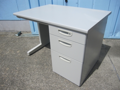 事務机　片袖デスク　鍵あり　1000ｘ700ｘ700　ニューグレー　ナイキ製