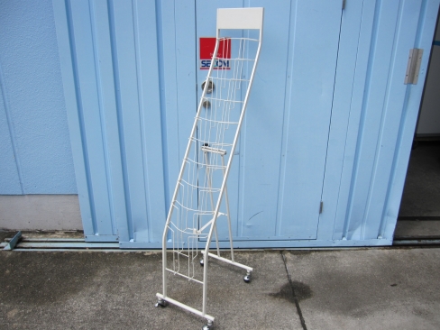 カタログスタンド　1列10段　ホワイト　キャスター付き　360ｘ500ｘ1500