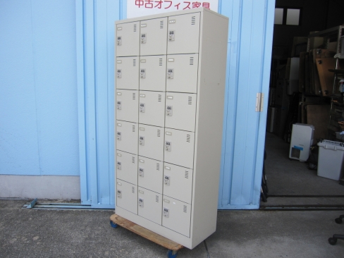 18人用ロッカー　3列6段　ダイヤル錠　ニューグレー　生興製　900ｘ380ｘ1790　マスターキーなし