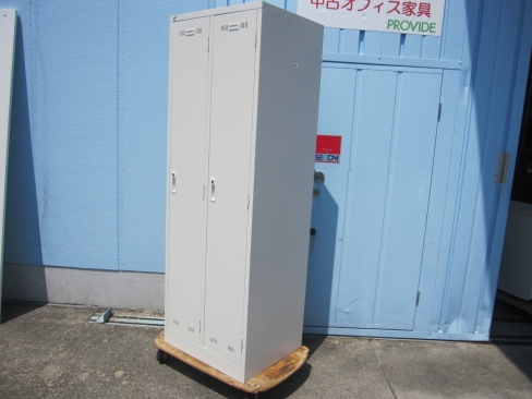 ２人用ロッカー　鍵あり　生興製　ホワイト　608ｘ515ｘ1790　