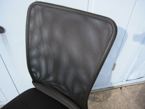 メッシュチェア　ブラック　肘なし