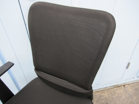 メッシュチェア　肘あり　ブラック　事務イス