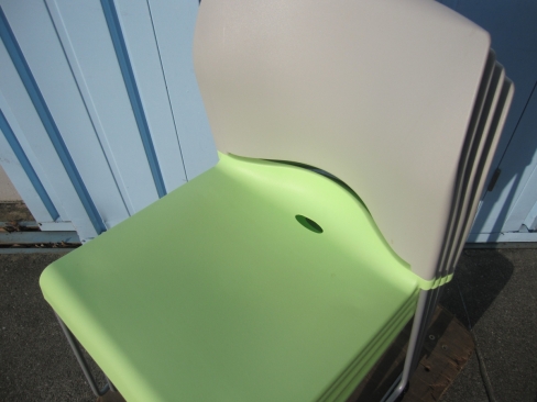 会議用チェア4台セット　ライトグリーン　スタッキングチェア　樹脂製