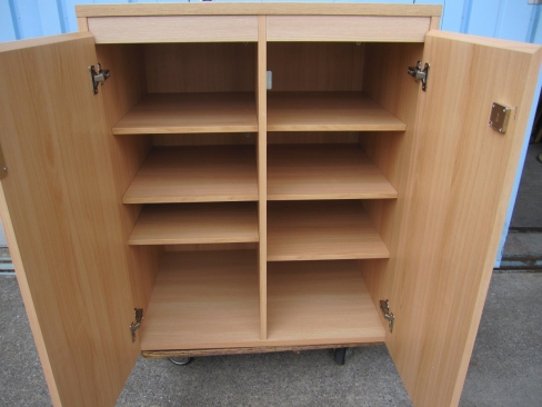 特価！　両開き書庫　木製　鍵無し　800ｘ610ｘ950