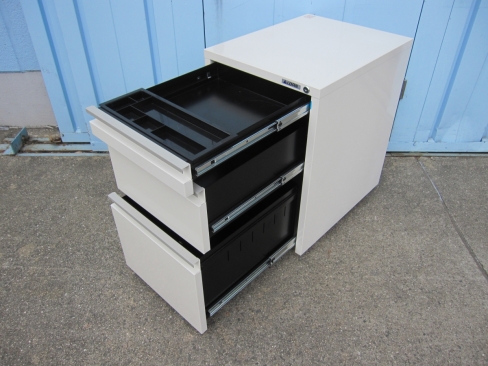 3段ワゴン　ホワイト　鍵なし　400ｘ510ｘ620