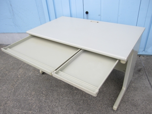 特価！　事務机　平デスク　1200ｘ700ｘ700　ニューグレー　プラス製